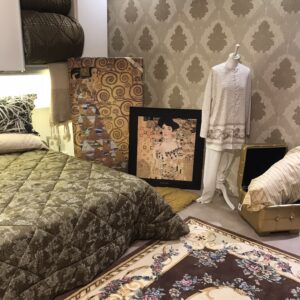 Camera da letto classica arazzo tappeto e biancheria